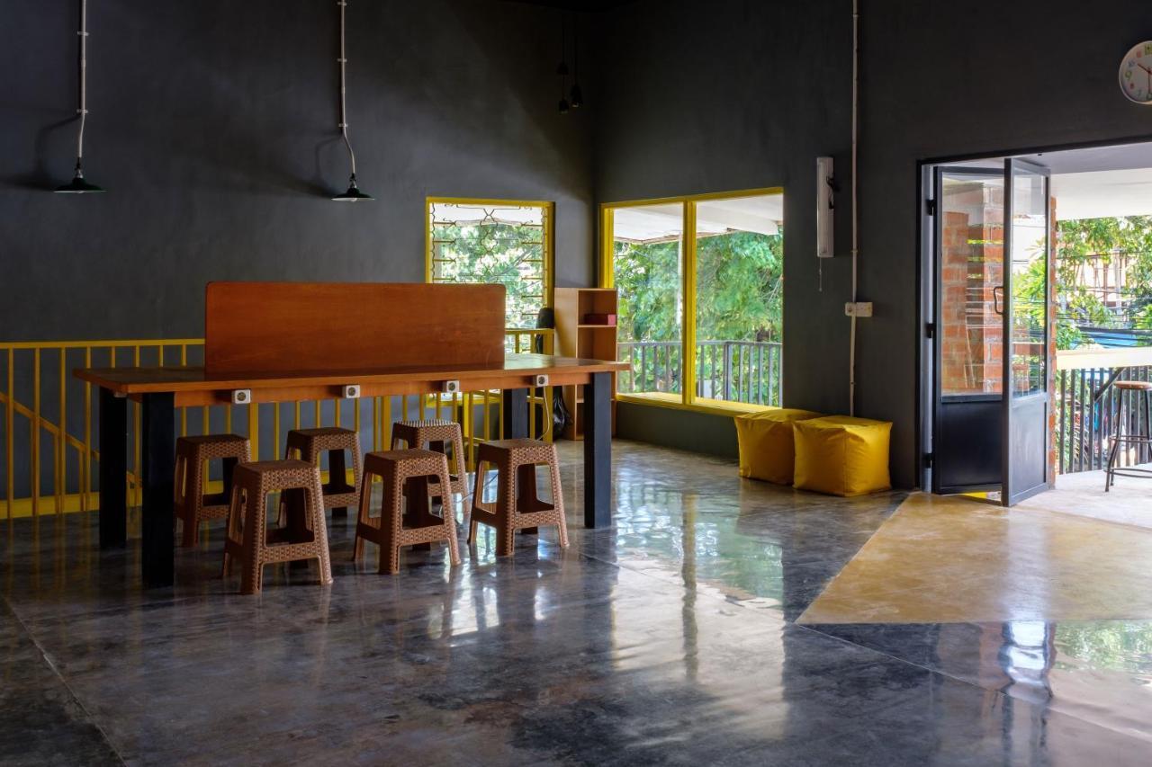 Kumpul Hostel Kuta Legian Exterior foto