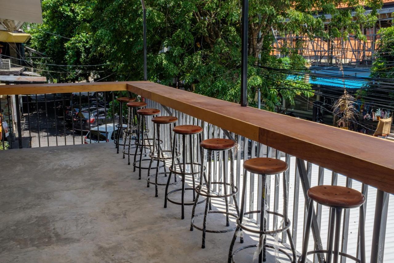 Kumpul Hostel Kuta Legian Exterior foto
