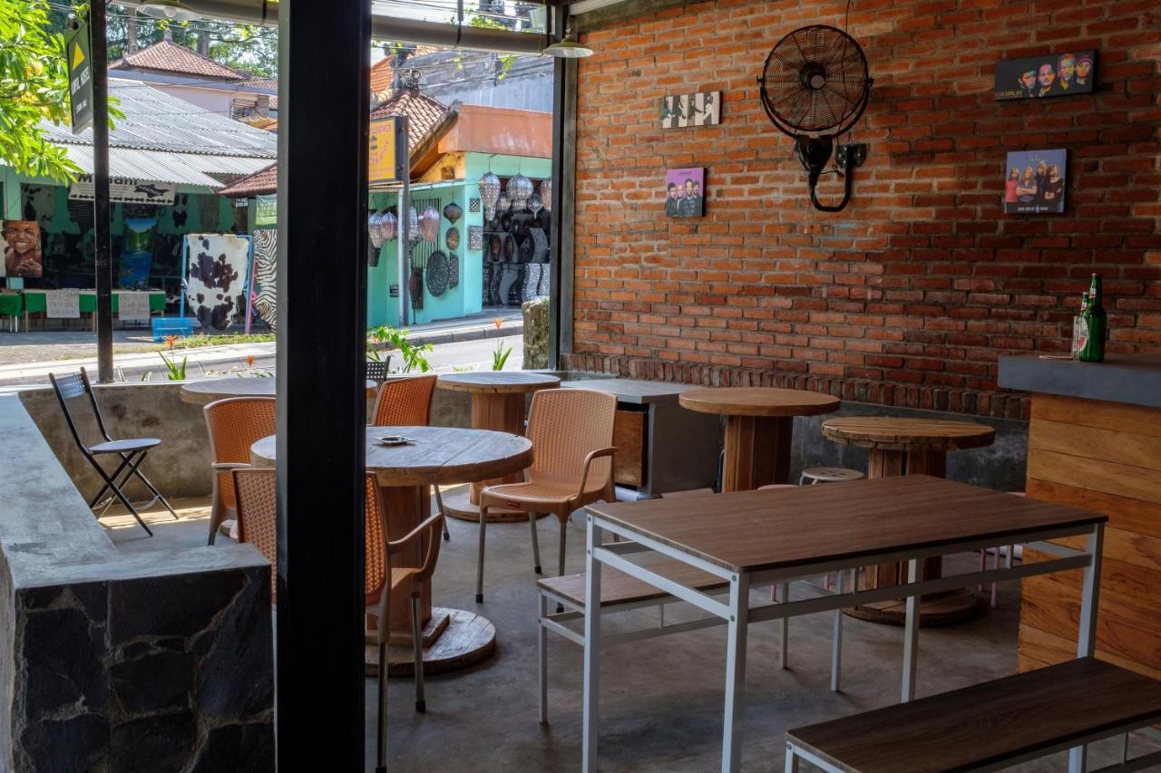Kumpul Hostel Kuta Legian Exterior foto